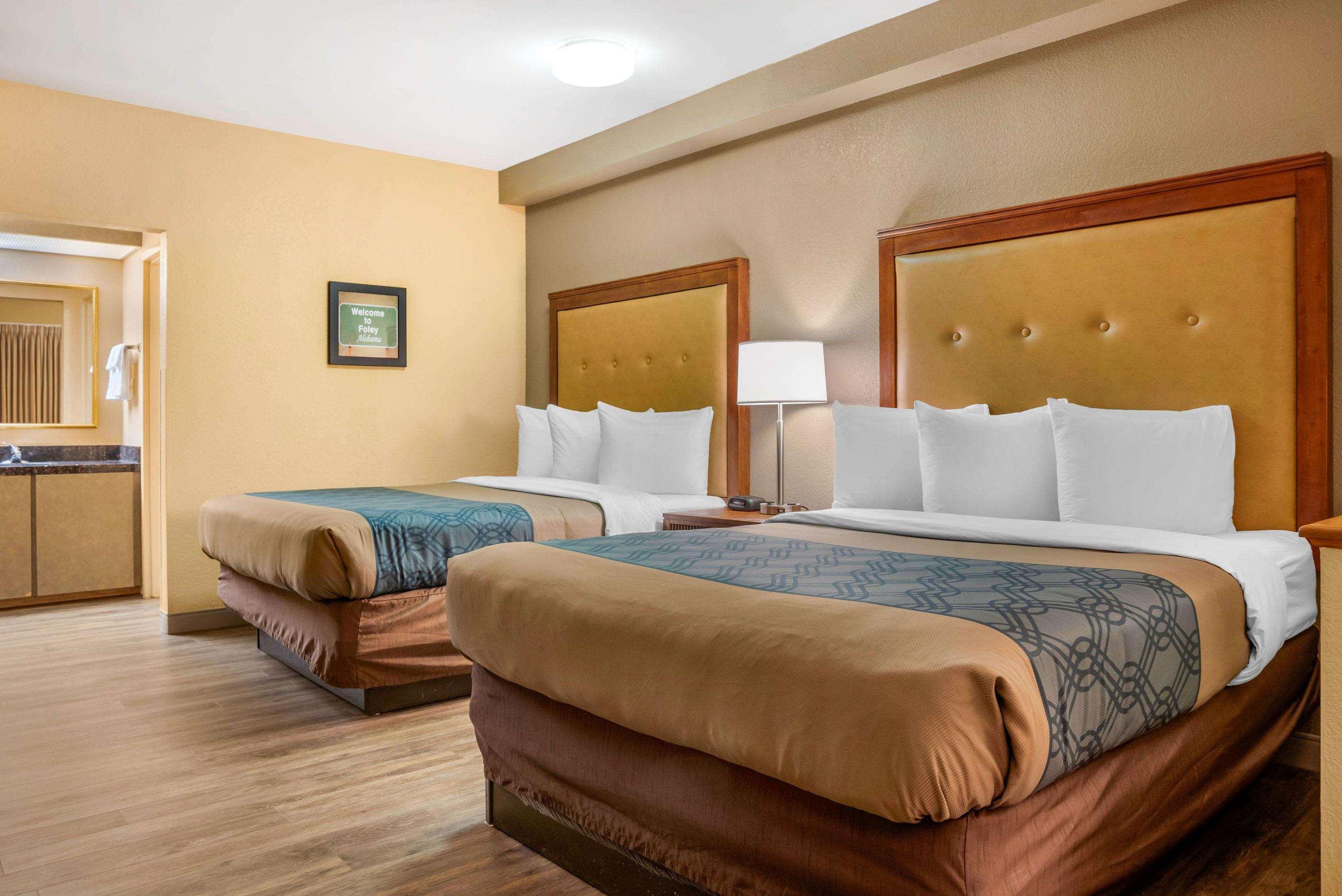 Econo Lodge Inn & Suites Foley-North Gulf Shores Екстериор снимка