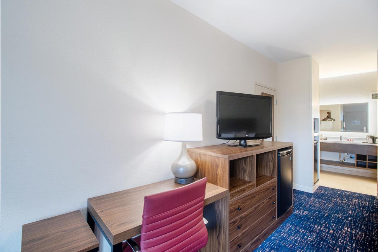 Econo Lodge Inn & Suites Foley-North Gulf Shores Екстериор снимка