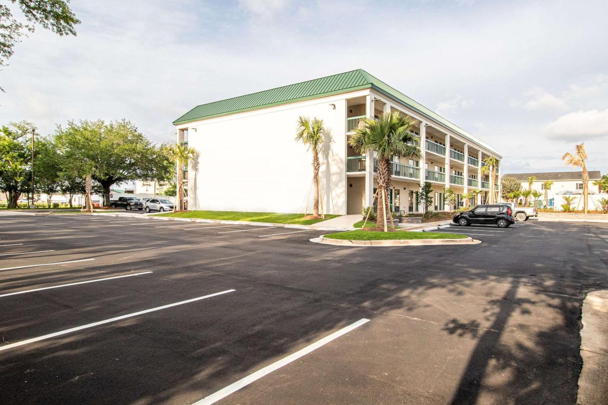 Econo Lodge Inn & Suites Foley-North Gulf Shores Екстериор снимка