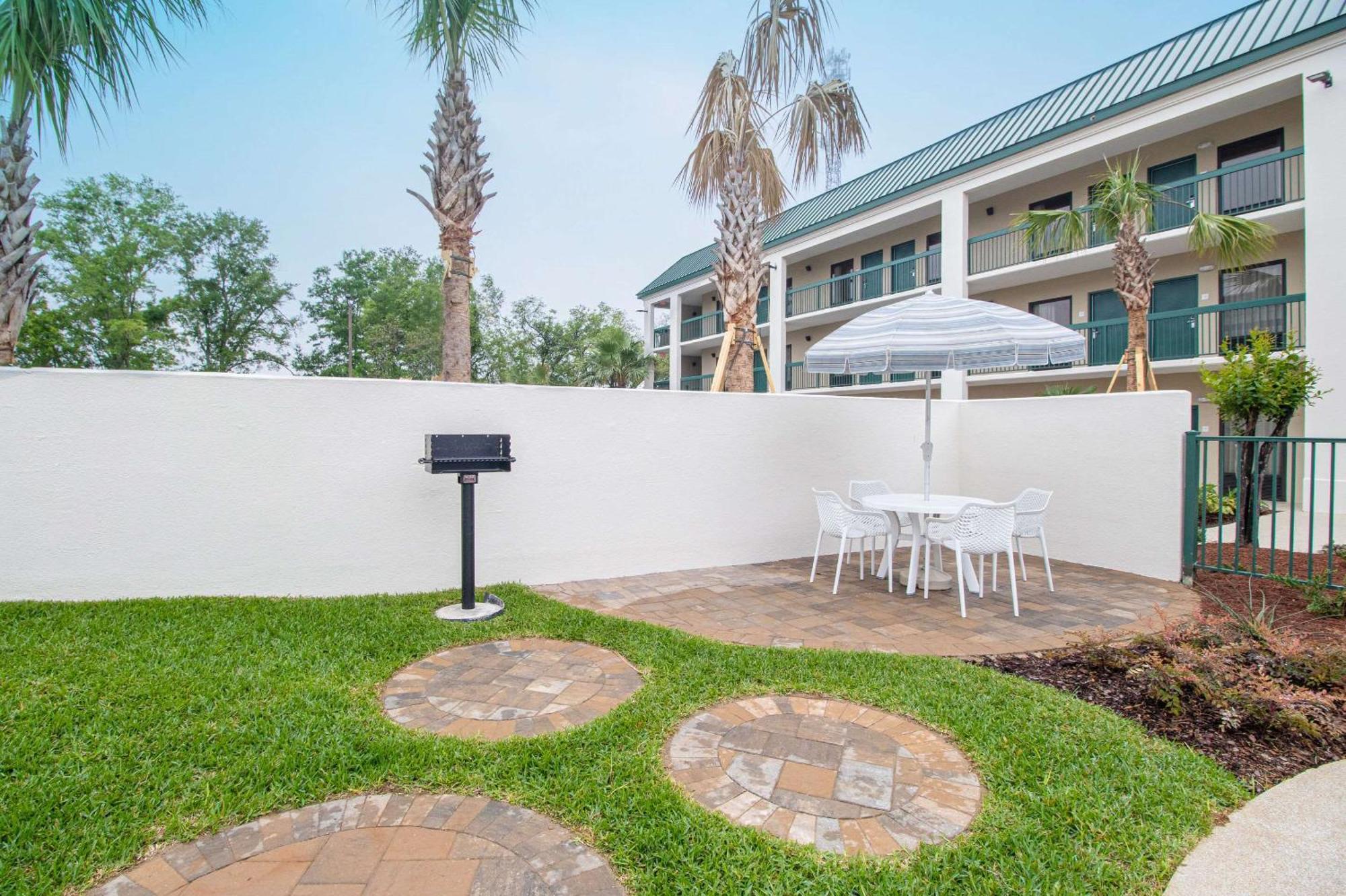 Econo Lodge Inn & Suites Foley-North Gulf Shores Екстериор снимка